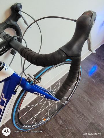 Używany GT Custom Shimano Sora 2012 Road & Gravel — zdjęcie 10 z 17