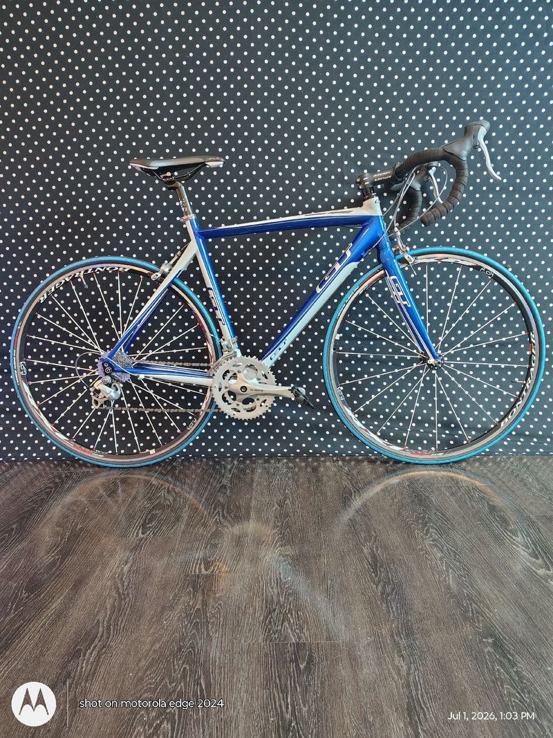 Used GT Custom Shimano Sora 2012 Road & Gravel