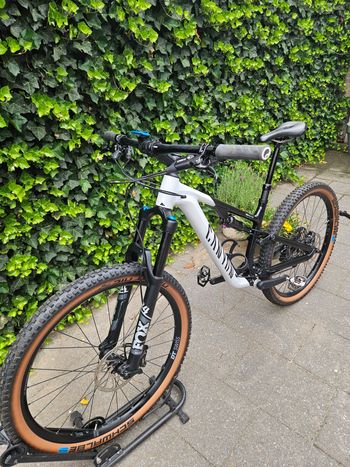 Canyon Neuron 6 2023 2023 Mountainbike d'occasion — image 2 sur 6