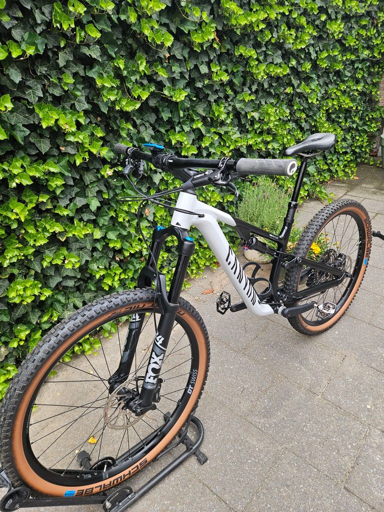 Canyon Neuron 6 2023 2023 Mountainbike d'occasion — image 2 sur 6