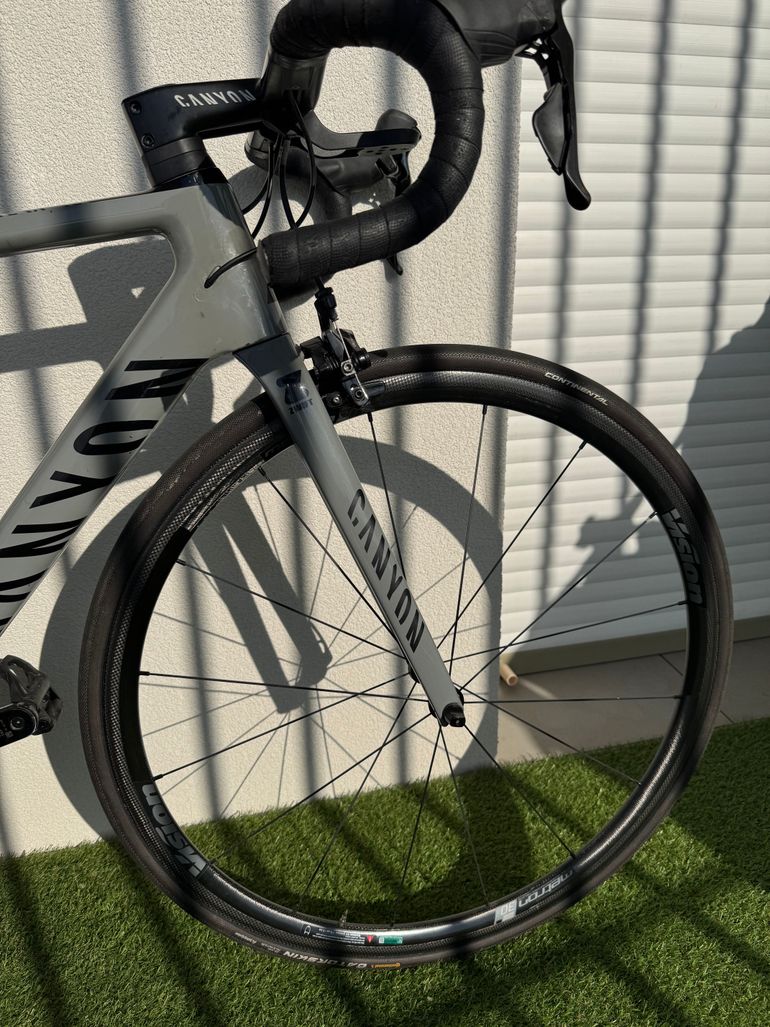Canyon Ultimate CF SL 7 — Dura-Ace - 2020 2020 Road & Gravel d'occasion — image 8 sur 8