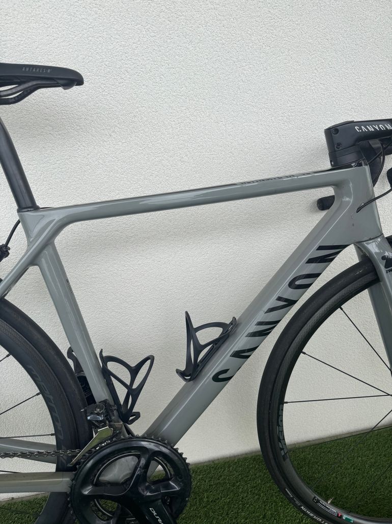 Canyon Ultimate CF SL 7 — Dura-Ace - 2020 2020 Road & Gravel d'occasion — image 4 sur 8