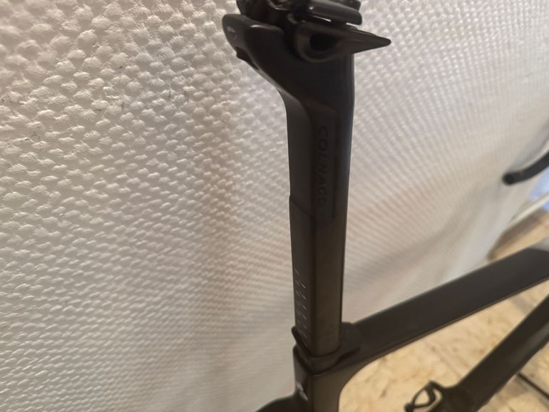 Used Colnago V4Rs Disc Dura-Ace Di2 9200 w/Fulcrum Racing Wind 400 Wheels 2024 Frameset 2024 Road & Gravel, Black — image 11 of 17