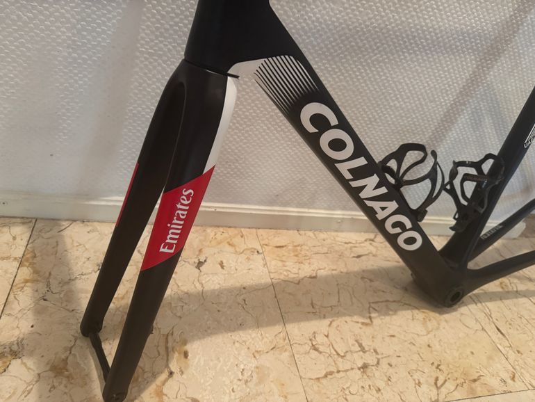 Used Colnago V4Rs Disc Dura-Ace Di2 9200 w/Fulcrum Racing Wind 400 Wheels 2024 Frameset 2024 Road & Gravel, Black — image 14 of 17