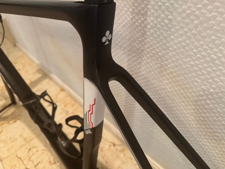 Used Colnago V4Rs Disc Dura-Ace Di2 9200 w/Fulcrum Racing Wind 400 Wheels 2024 Frameset 2024 Road & Gravel, Black — image 17 of 17