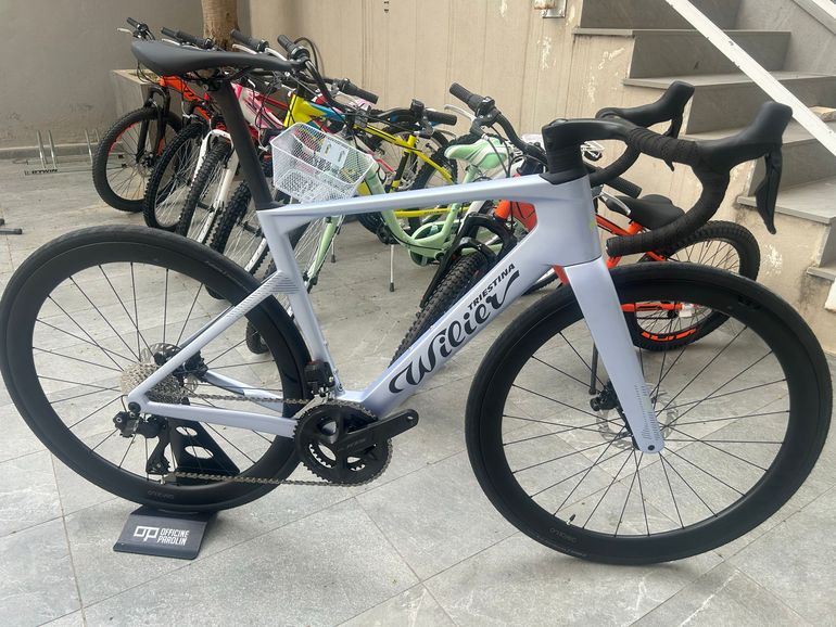Tweedehands Wilier Rapida SHIMANO 105 Di2 2x12 R7150 2026 2026 Road & Gravel — afbeelding 1 van 4