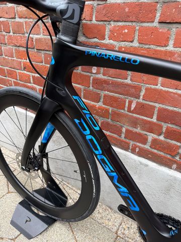 Tweedehands Pinarello Dogma Shimano 105 Di2 2024 Road & Gravel — afbeelding 15 van 16