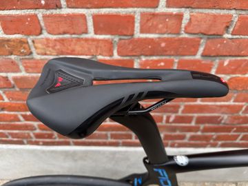 Tweedehands Pinarello Dogma Shimano 105 Di2 2024 Road & Gravel — afbeelding 9 van 16