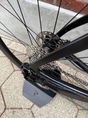 Used Pinarello Dogma Shimano 105 Di2 2024 Road & Gravel, Black — image 10 of 16