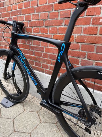 Tweedehands Pinarello Dogma Shimano 105 Di2 2024 Road & Gravel — afbeelding 14 van 16