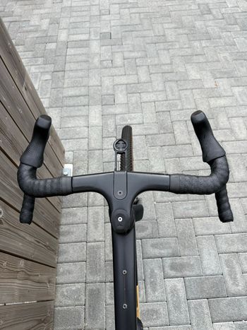 Použité Canyon Grail CF SLX 8 AXS 2024 2024 Road & Gravel — obrázek 5 z 9