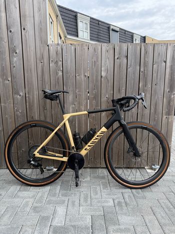 Použité Canyon Grail CF SLX 8 AXS 2024 2024 Road & Gravel
