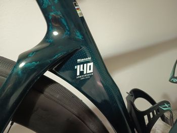 Brugt BIANCHI OLTRE RC REPARTO CORSE EDICIÓN LIMITADA 140 TH ANIVERSARIO CUADRO 001 EXCLUSIVO TOPE GAMA ❗ Custom Shimano Ultegra Di2 2026 Road & Gravel — billede 12 af 25