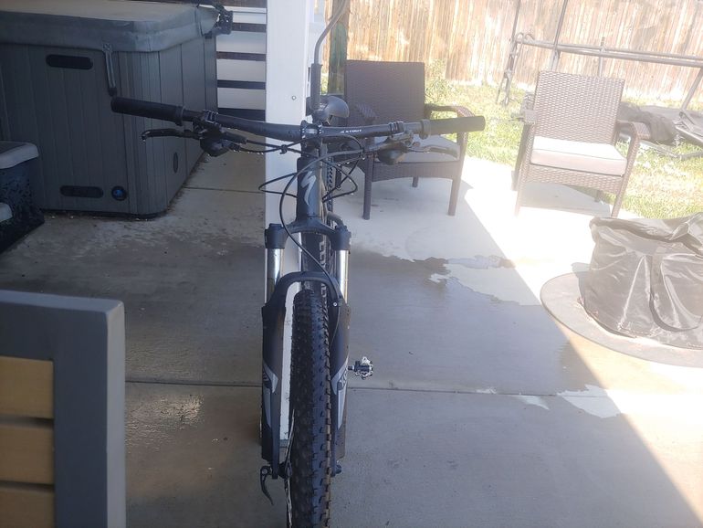 Used Specialized Rockhopper 2025 2025 Mountainbike, Light Gray, 27.5, 29 — image 2 of 3