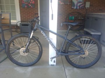 Used Specialized Rockhopper 2025 2025 Mountainbike, Light Gray, 27.5, 29 — image 1 of 3