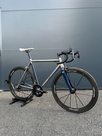 Brugt Legend Queen Titan – Titane Sur Mesure – Très Bon état 2016 Road & Gravel
