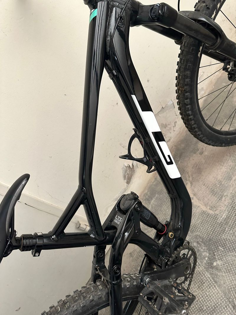 GT Force Sport 2022 2022 Mountainbike d'occasion — image 4 sur 5