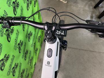 Husqvarna Mountain Cross MC4 2023 2023 Mountainbike d'occasion — image 4 sur 5