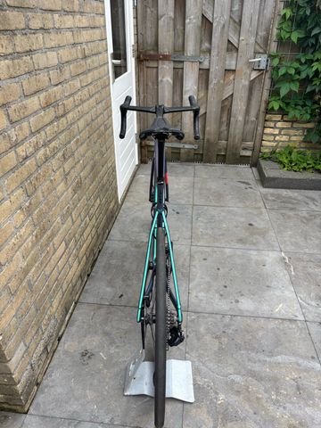 Używany Specialized Allez Shimano Ultegra Di2 (12 Speed) 2022 Road & Gravel — zdjęcie 4 z 5