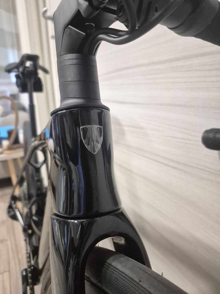 Used Trek Madone SL 6 AXS Gen 8 2027 2027 Road & Gravel, Black — image 6 of 9