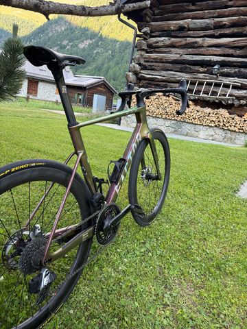 Used Factor Ostro SRAM Red eTap AXS 2025 Road & Gravel, Purple — image 8 of 8