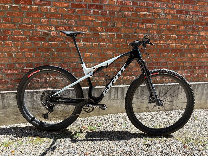 Giant Anthem Advanced SL 2 2026 2026 Mountainbike usato, Nero — immagine 1 di 6