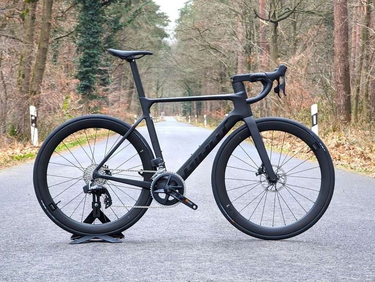 Used Giant Propel Advanced Pro 1 2024 2024 Road & Gravel, Black — image 3 of 3