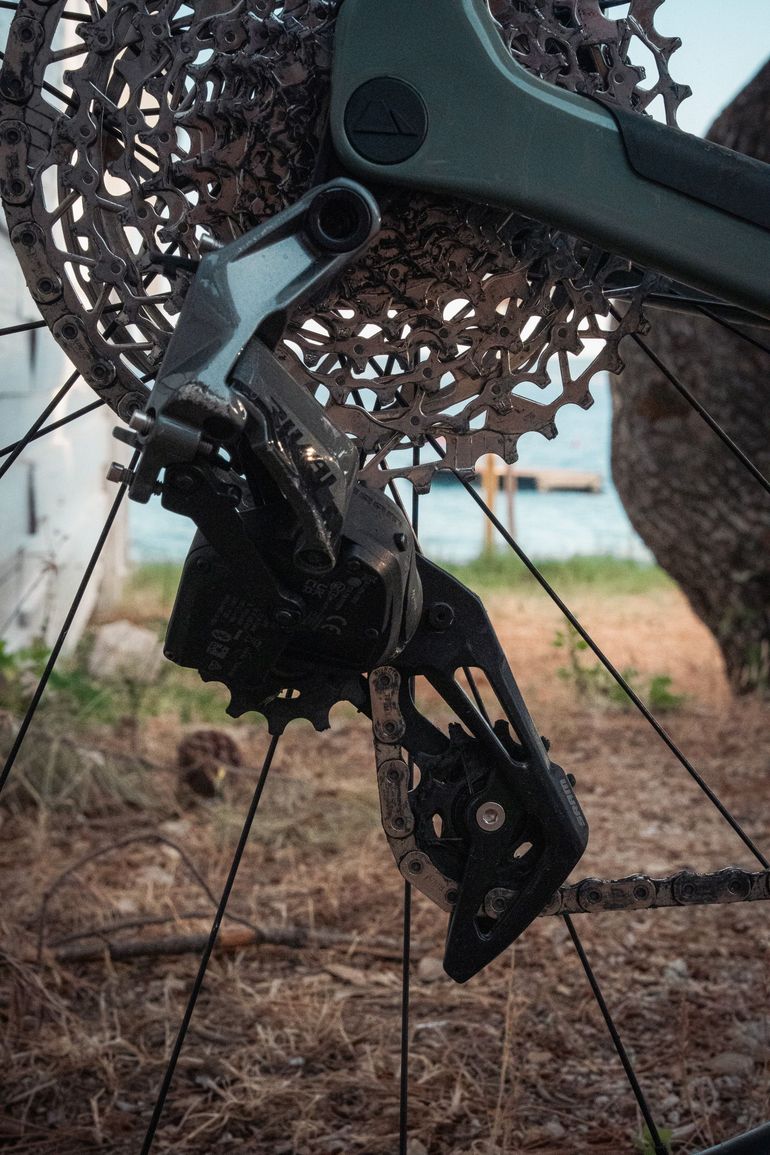 Used Canyon Grizl CF SL 7 eTap 2024 2024 Road & Gravel, Green — image 11 of 14
