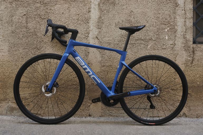 Używany BMC Roadmachine TWO 2024 2024 Road & Gravel — zdjęcie 4 z 13