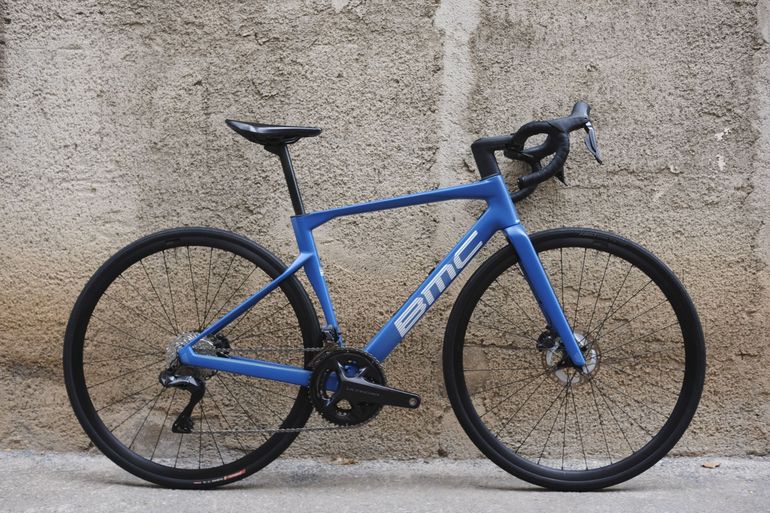 Używany BMC Roadmachine TWO 2024 2024 Road & Gravel — zdjęcie 3 z 13