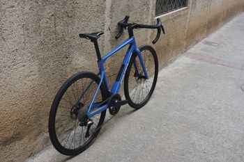 Używany BMC Roadmachine TWO 2024 2024 Road & Gravel — zdjęcie 9 z 13
