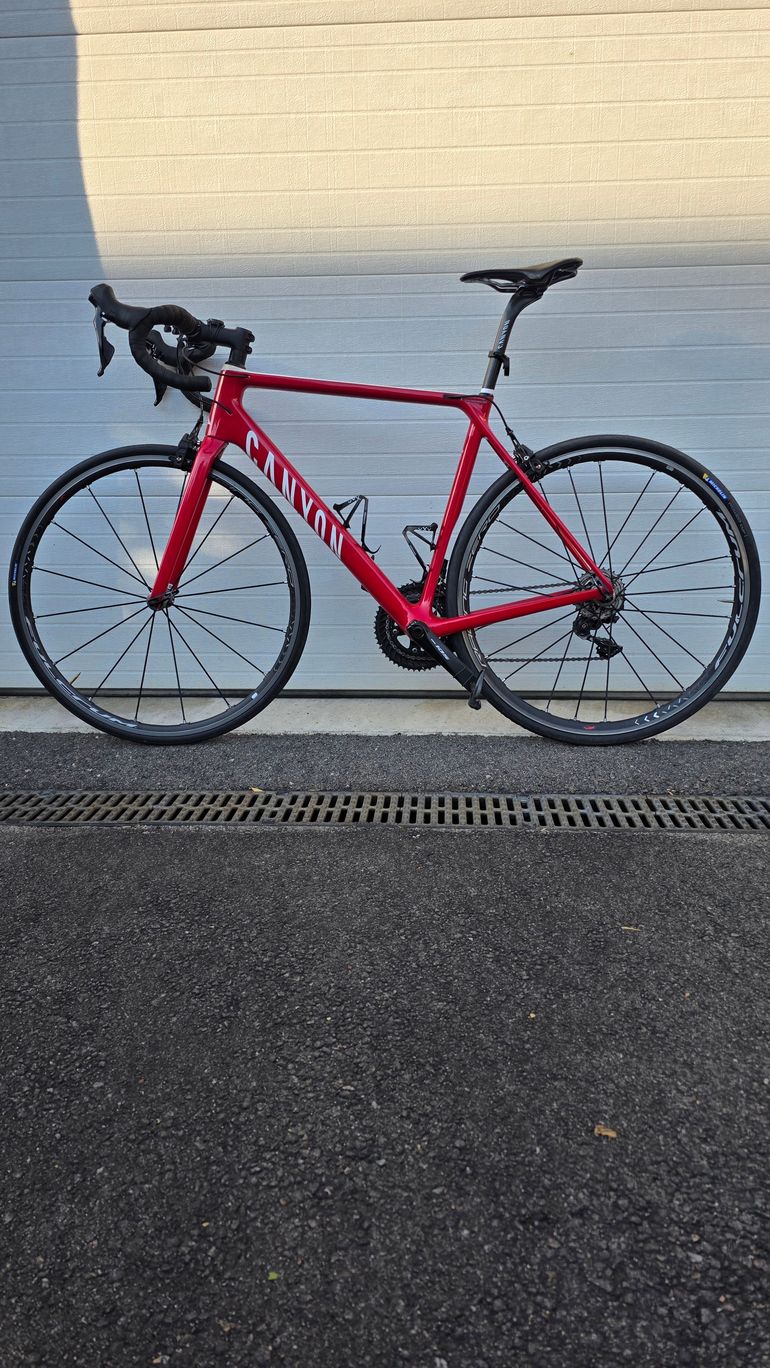 Used Canyon Ultimate CF SL 7.0 2019 2019 Road & Gravel, Red — image 1 of 3