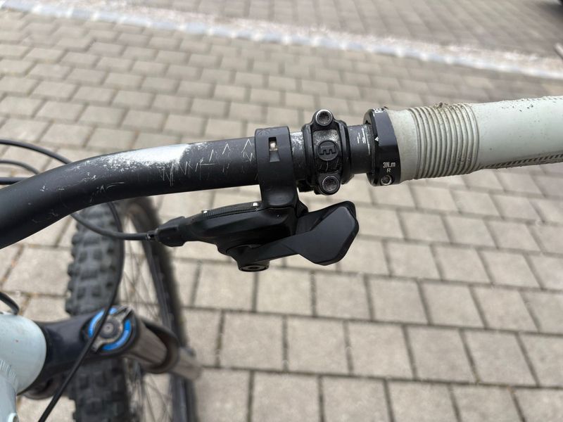 Tweedehands Mondraker RAZE 2023 2023 Mountainbike — afbeelding 16 van 23