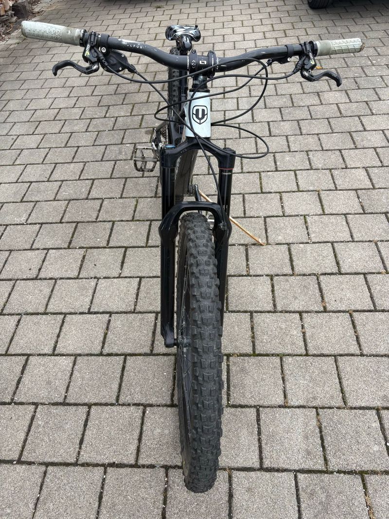 Tweedehands Mondraker RAZE 2023 2023 Mountainbike — afbeelding 2 van 23