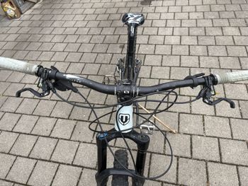 Used Mondraker RAZE 2023 2023 Mountainbike, Black — image 12 of 23