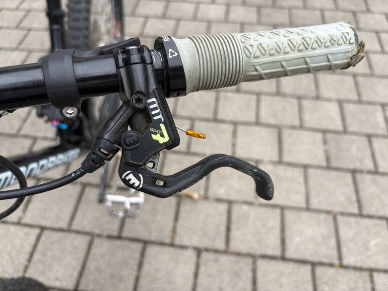Used Mondraker RAZE 2023 2023 Mountainbike, Black — image 13 of 23