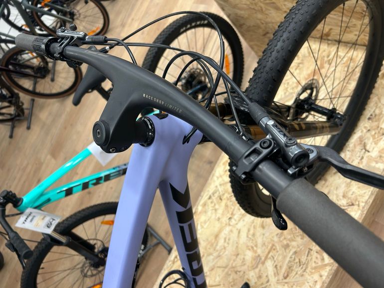 Used Trek Supercaliber SLR 9.9 XTR Gen 2 2025 2025 Mountainbike, Purple — image 2 of 4