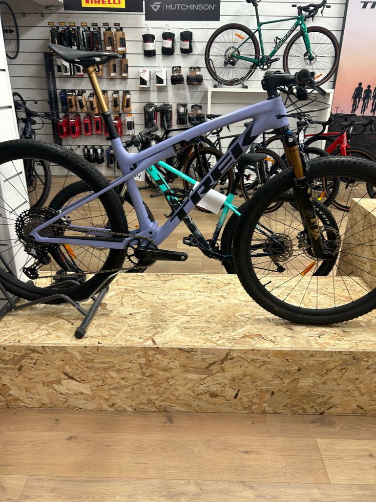 Used Trek Supercaliber SLR 9.9 XTR Gen 2 2025 2025 Mountainbike, Purple — image 1 of 4