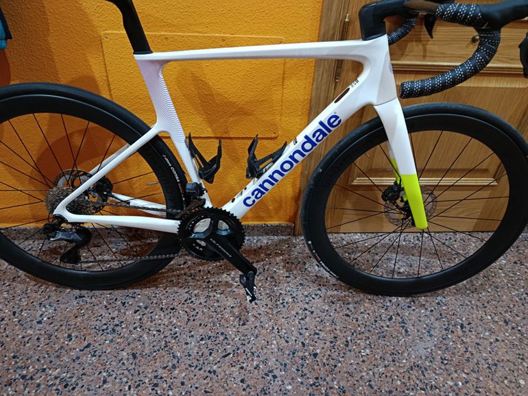 Used Cannondale SuperSix Evo 1 2024 2024 Road & Gravel, White — image 8 of 11