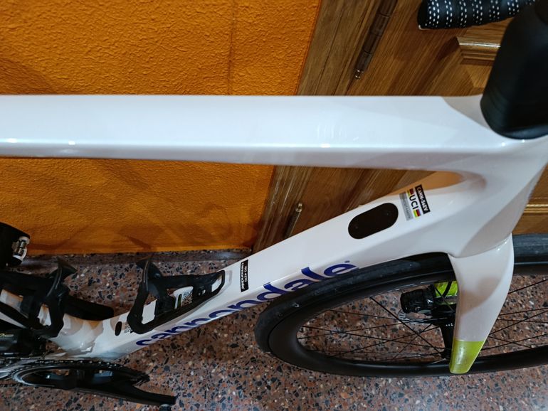 Used Cannondale SuperSix Evo 1 2024 2024 Road & Gravel, White — image 10 of 11