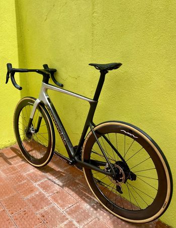 Used Cannondale SuperSix EVO SRAM Red eTap AXS 2025 Road & Gravel, Light Gray — image 6 of 8