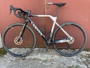 Canyon Inflite CF SL 7 2023 2023 Road & Gravel usato, Bianco — immagine 2 di 7