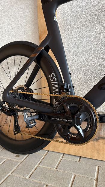 Käytetty Canyon Aeroad CFR Di2 2024 2024 Road & Gravel — kuva 2 / 4