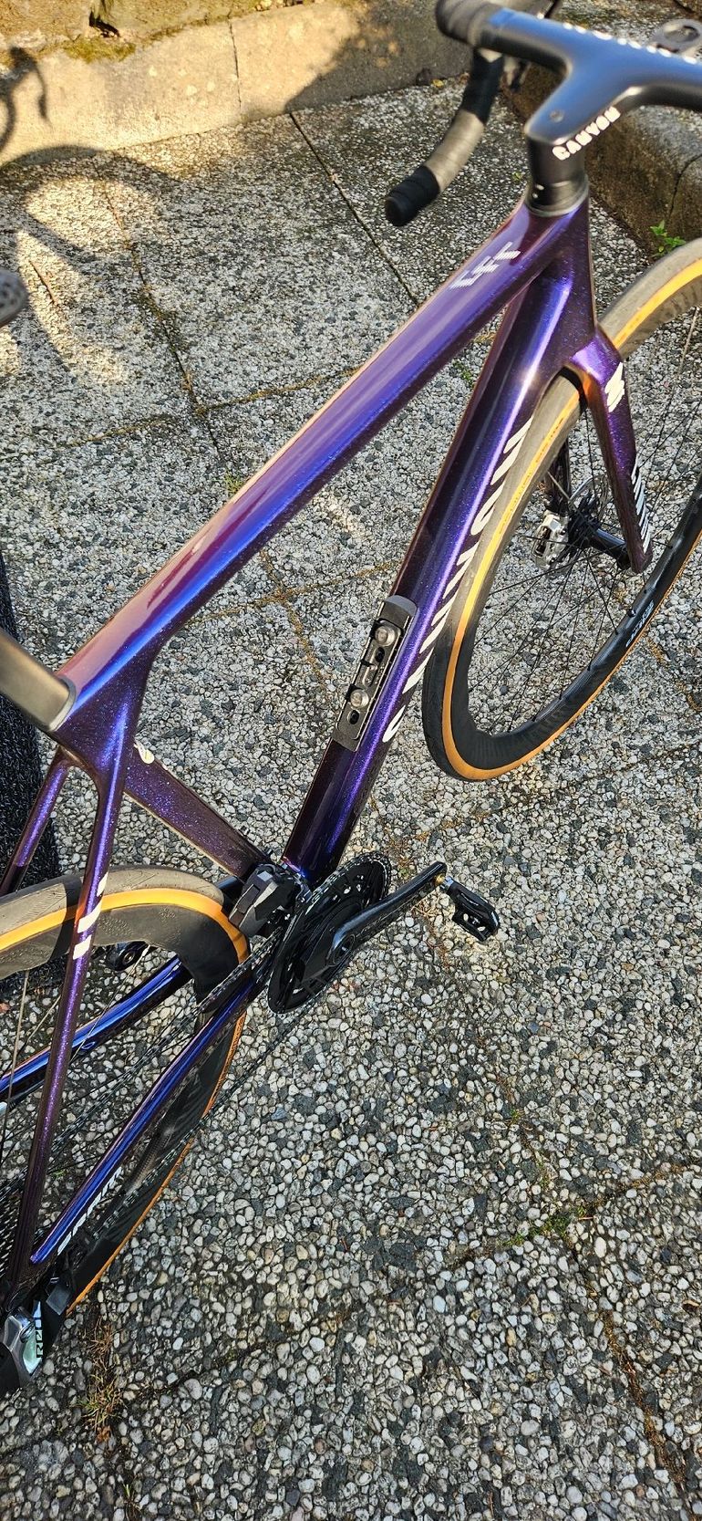 Used Canyon Ultimate CFR AXS 2025 2025 Road & Gravel, Blue — image 7 of 11