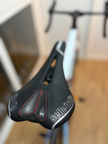Used BMC Roadmachine Shimano Ultegra Di2 2018 Road & Gravel, White — image 7 of 7