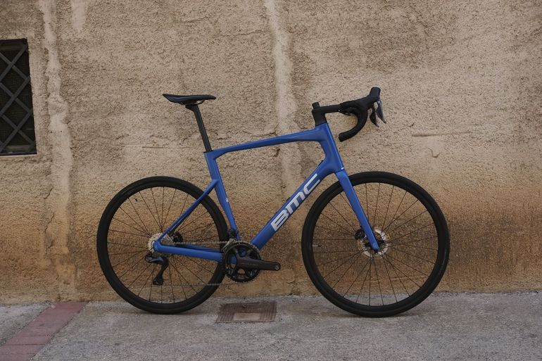 BMC Roadmachine TWO 2024 2024 Road & Gravel d'occasion — image 1 sur 13
