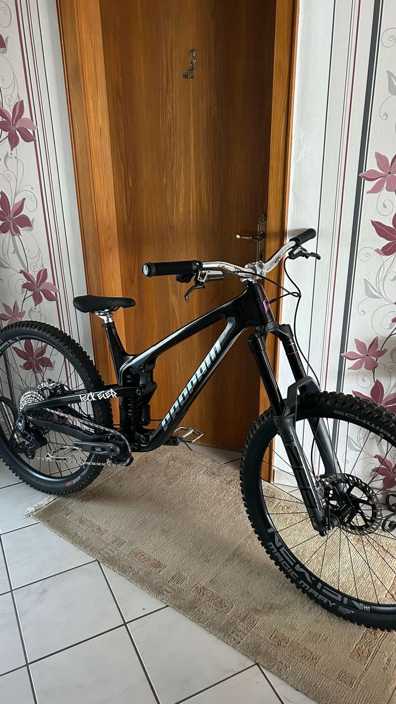Used Propain spindrift CF 4 Custom SRAM GX Eagle AXS (T-Type) 2024 Mountainbike, Black — image 1 of 16