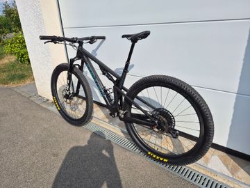 Used Santa Cruz Blur Sram Eagle Transmission X0 2024 Mountainbike, Black, 29 — image 2 of 12