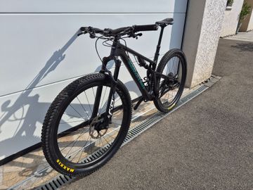 Used Santa Cruz Blur Sram Eagle Transmission X0 2024 Mountainbike, Black, 29 — image 4 of 12