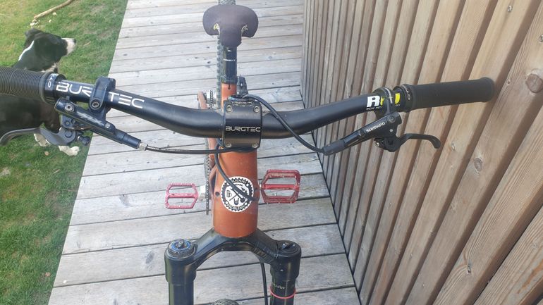 Used Juliana Furtado XT / Carbon C / 27.5 2021 2021 Mountainbike, Red, 27.5 — image 2 of 6